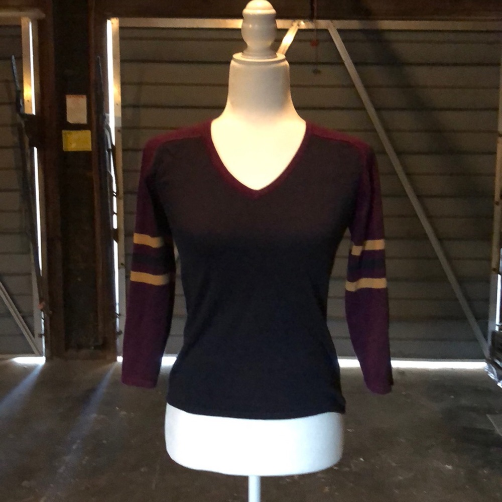 Arizona v neck sweater